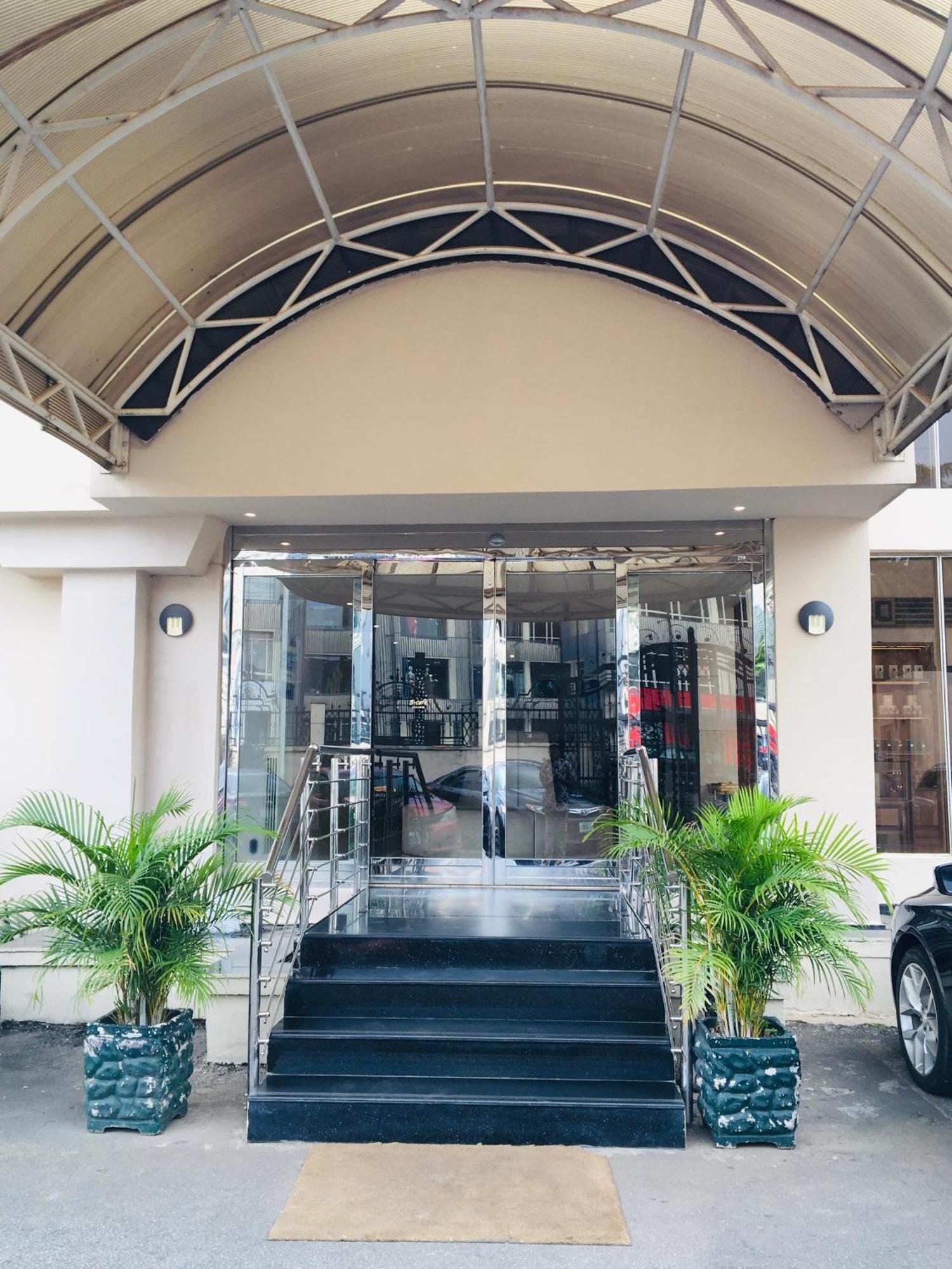 Summerset Continental Hotel Maitama By T E L E Hospitality Abuja Exterior photo